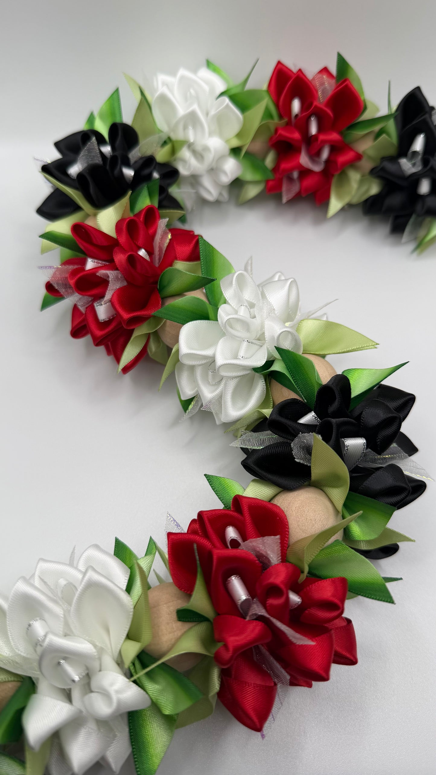 Midnight Rose Lei 🌹