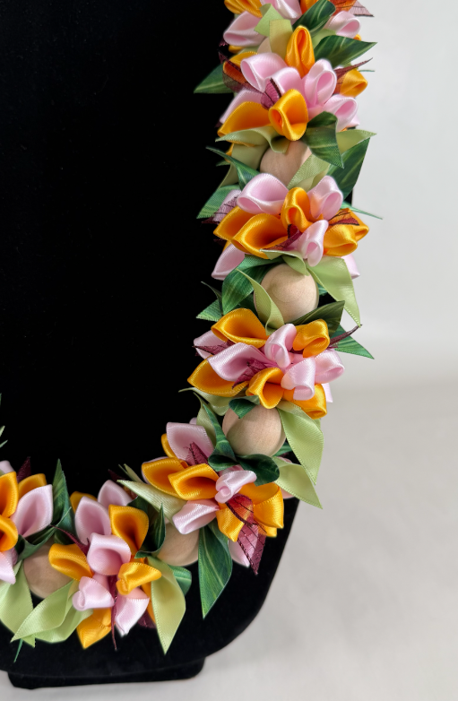 Pink Pineapple Lei 🍍